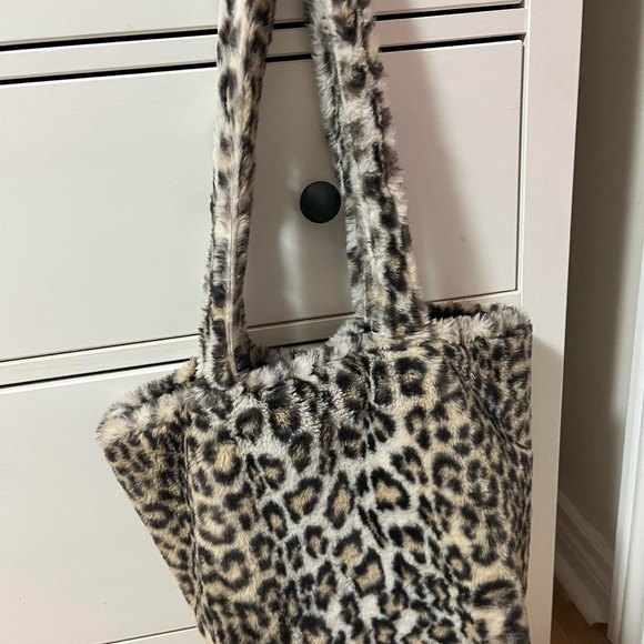 Brandy Melville Leopard Tote Bag - Picture 2 of 2